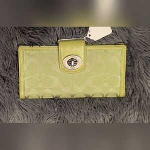Coach Signature Turn-lock Lime Green Canvas Wallet F43613